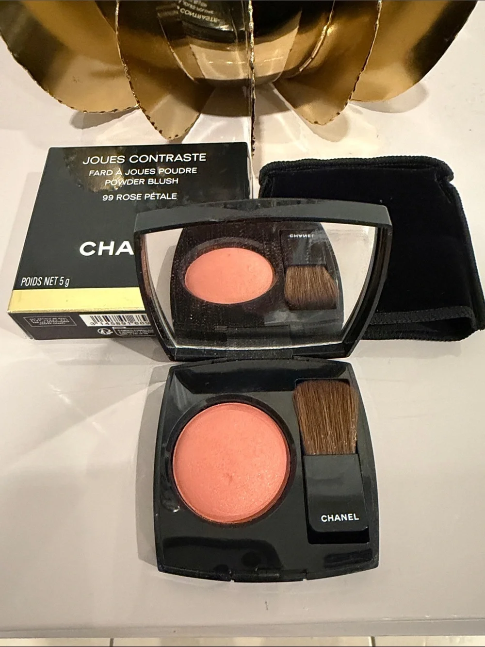 CHANEL Joues Contraste Powder Blush 99 Rose Pétale - Coral Pink